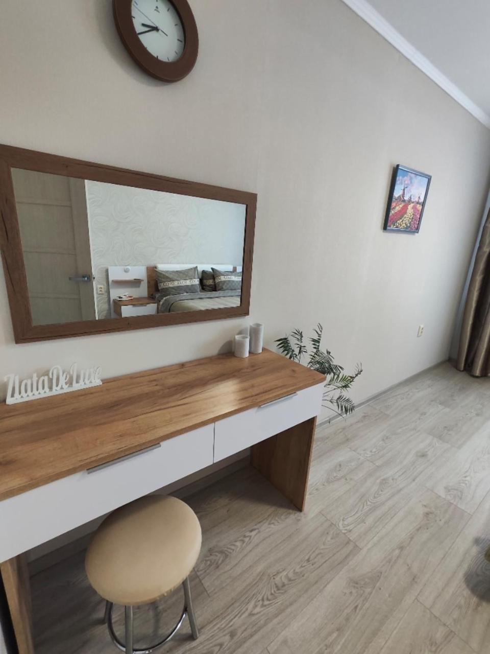 Zlata De Luxe Apartment Ivano Frankivsk Bagian luar foto