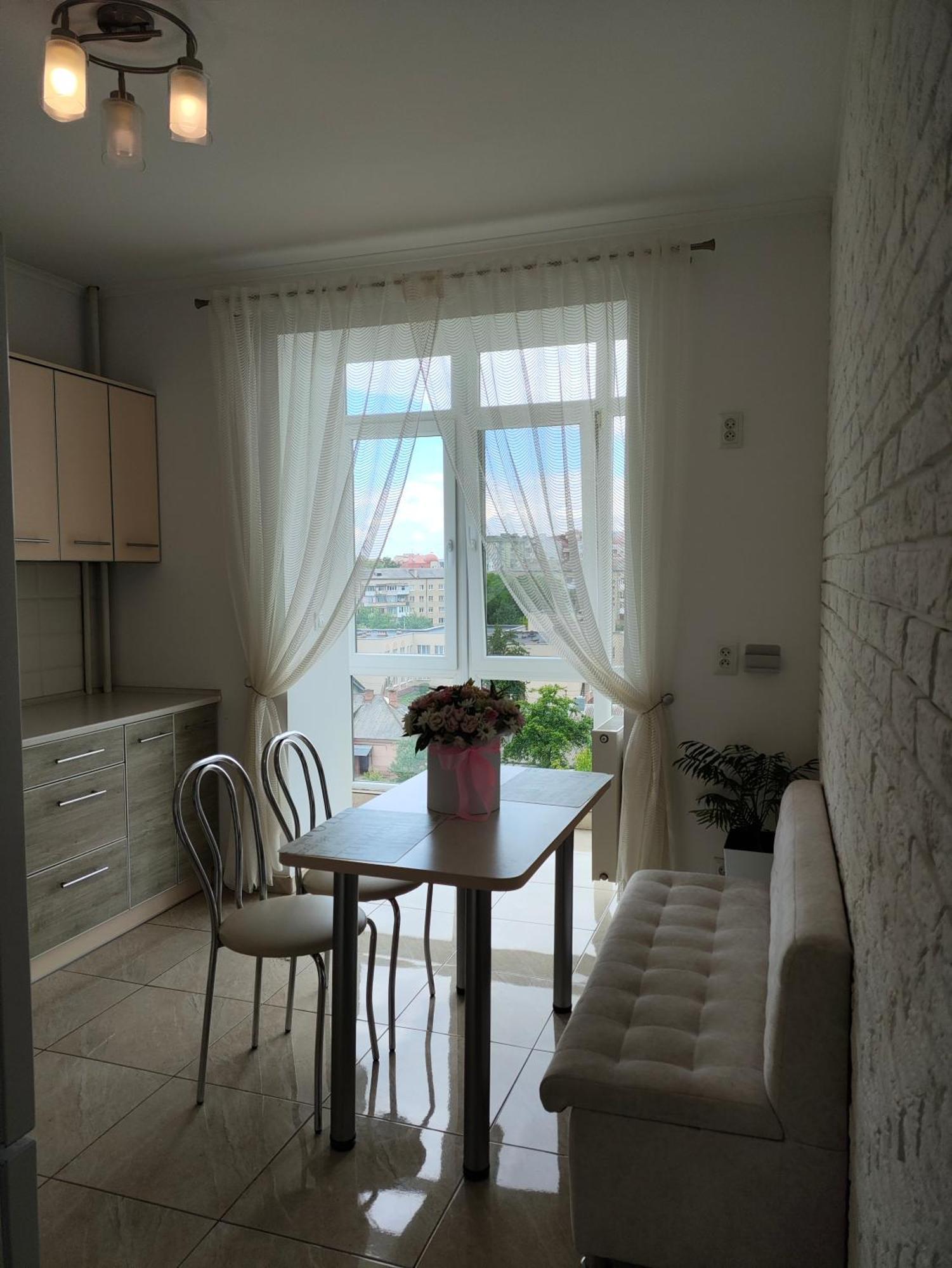 Zlata De Luxe Apartment Ivano Frankivsk Bagian luar foto